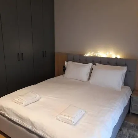 Relaxing Luxury * Larissa