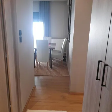 Relaxing Luxury Larissa
